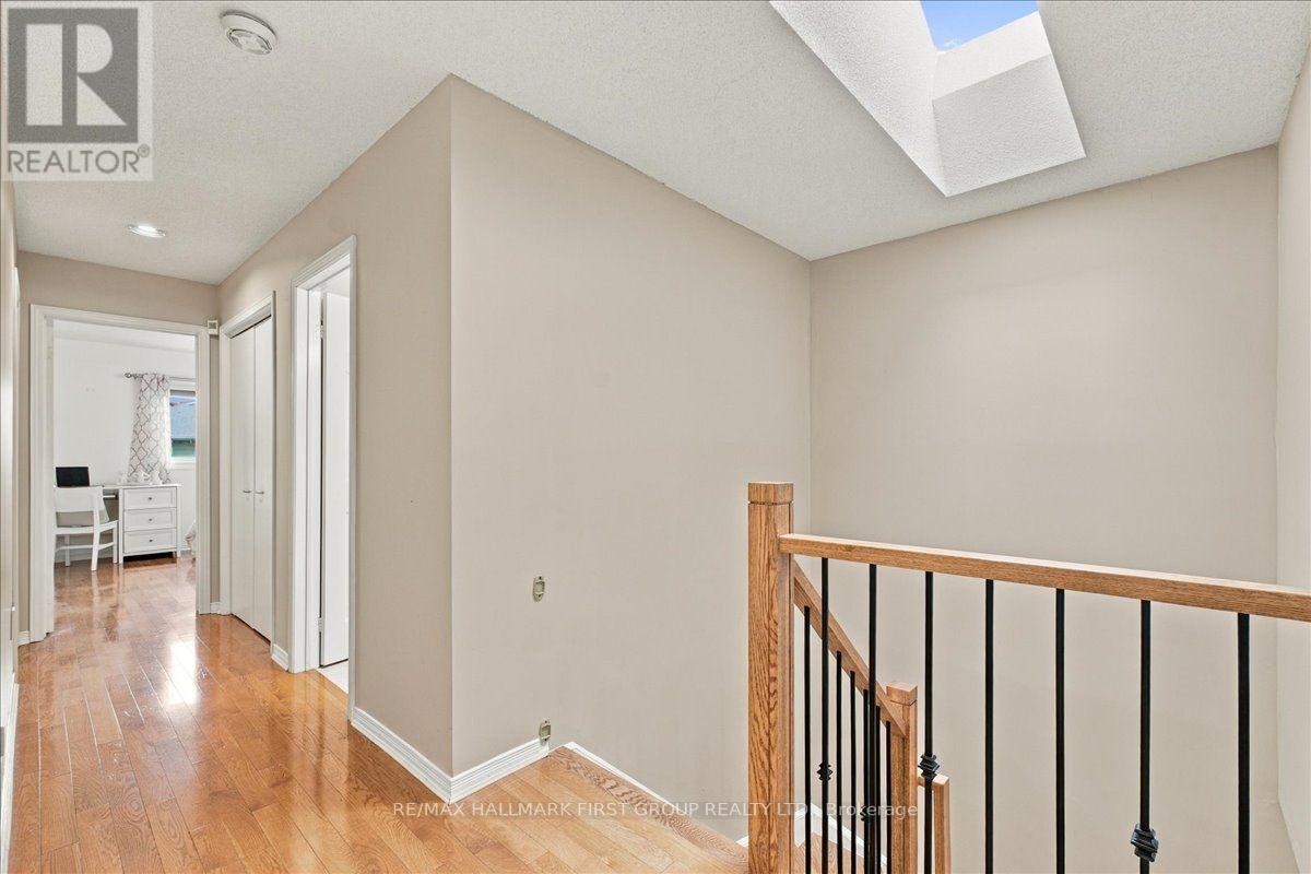 701 Cowan Circle, Pickering, ON photo 16