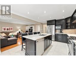 Family room - 701 Cowan Circle, Pickering, ON L1W3K6 Photo 11