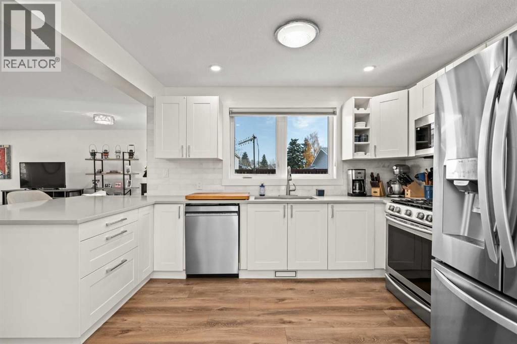 Property photograph 12 for MLS A2354886