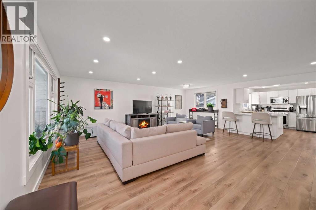 Property photograph 8 for MLS A2354886