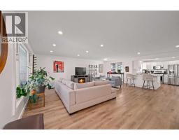 4pc Bathroom - 111 Lynnview Crescent Se, Calgary, AB T2C1T8 Photo 8