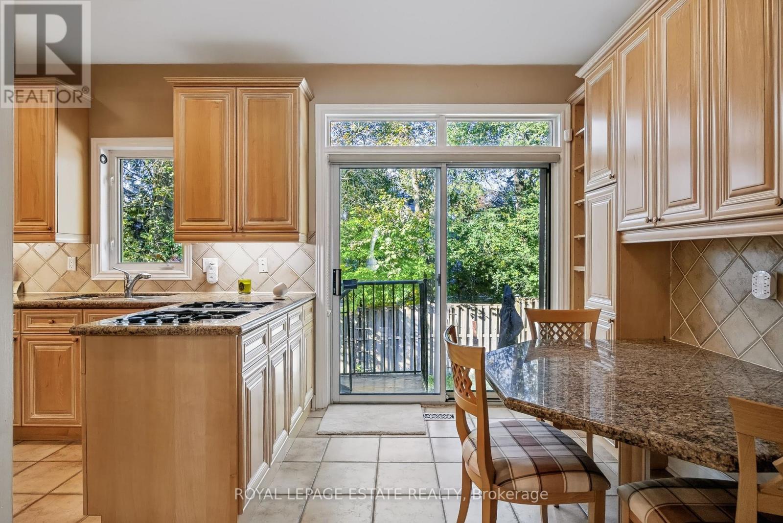 17- 8038 Yonge Street, Vaughan, ON photo 13