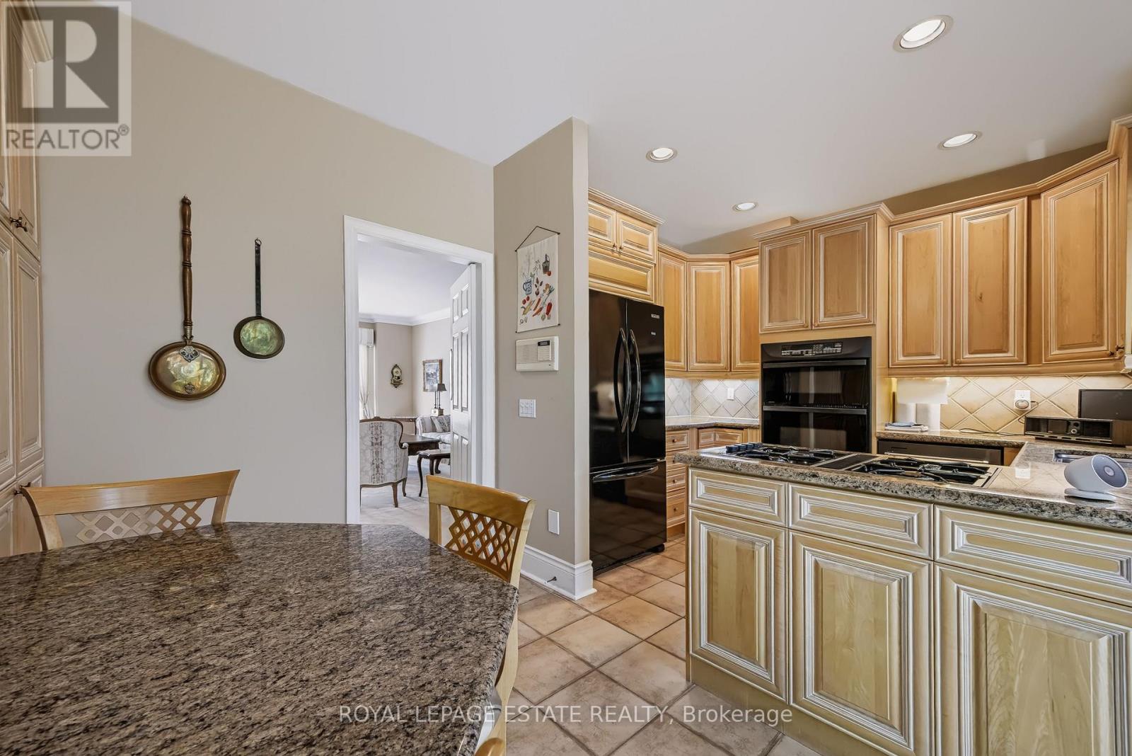 17- 8038 Yonge Street, Vaughan, ON photo 16