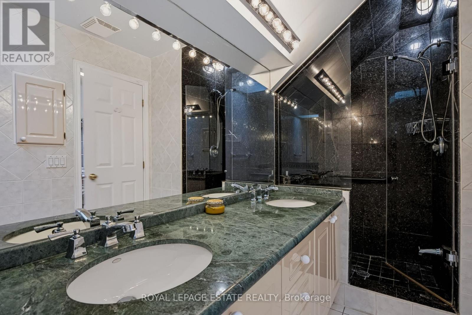 17- 8038 Yonge Street, Vaughan, ON photo 25