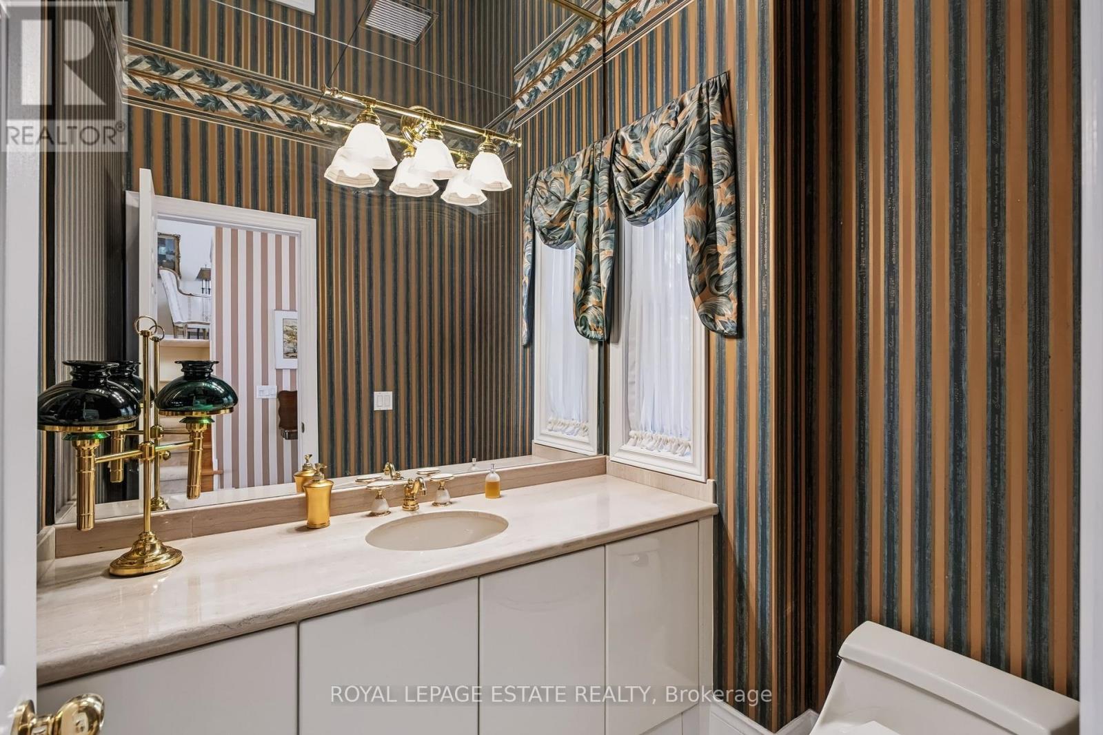 17- 8038 Yonge Street, Vaughan, ON photo 9