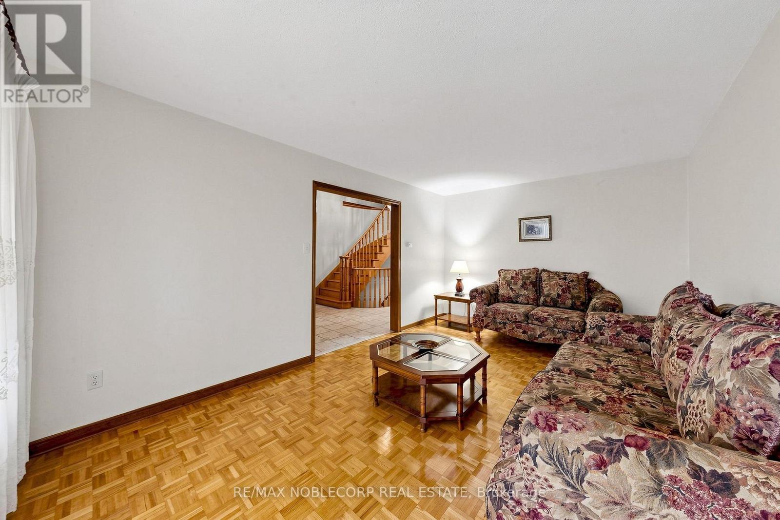 162 Venetian Crescent, Vaughan, ON photo 10