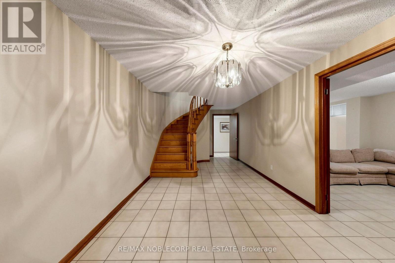 162 Venetian Crescent, Vaughan, ON photo 34