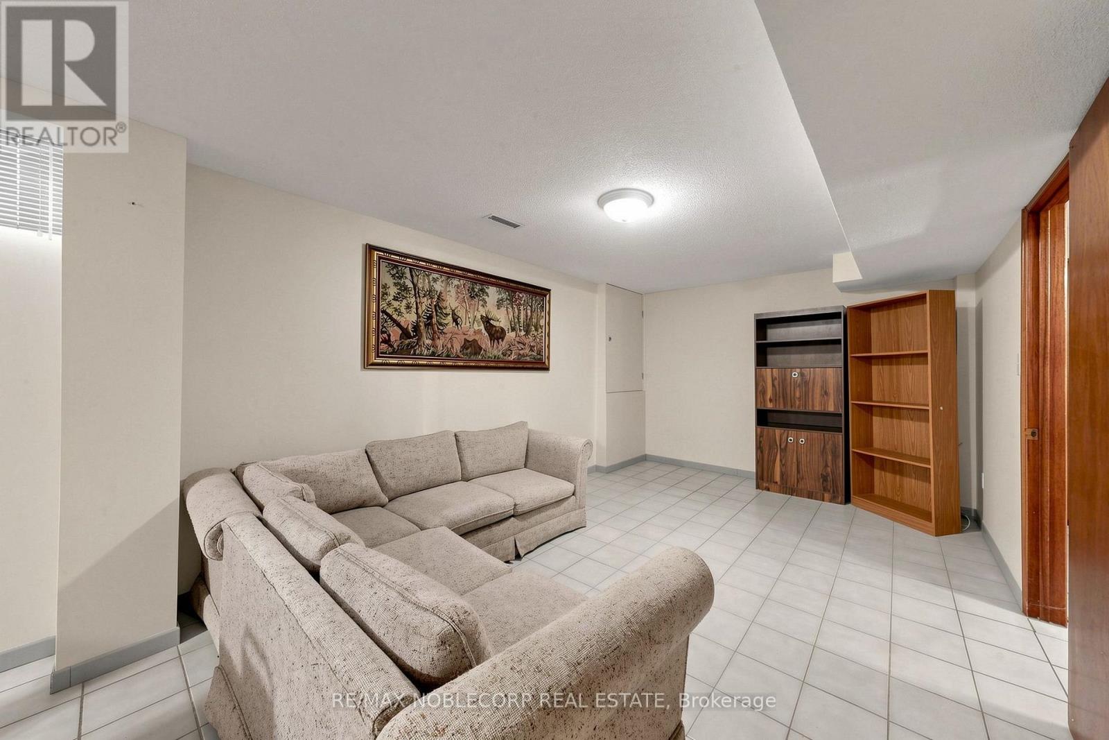 162 Venetian Crescent, Vaughan, ON photo 35
