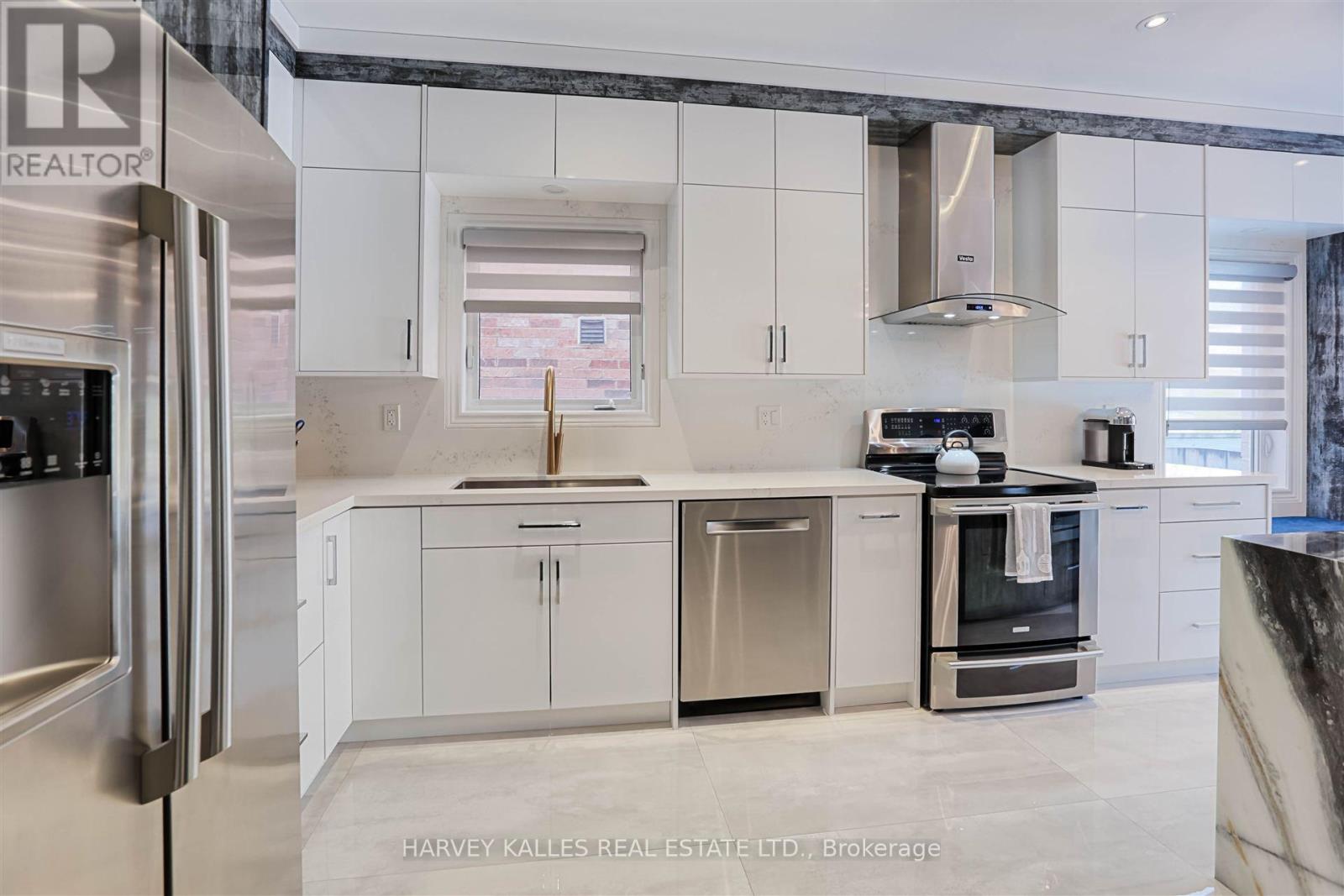 36 Canyon Gate Crescent, Vaughan, ON photo 11