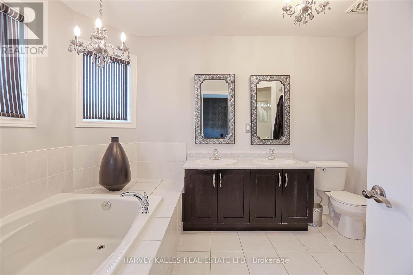 36 Canyon Gate Crescent, Vaughan, ON photo 22