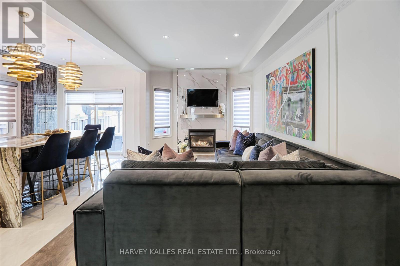 36 Canyon Gate Crescent, Vaughan, ON photo 8