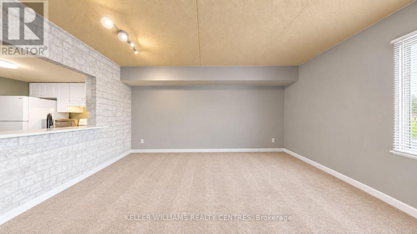 417- 160 Wellington Street East, Aurora, ON photo 15