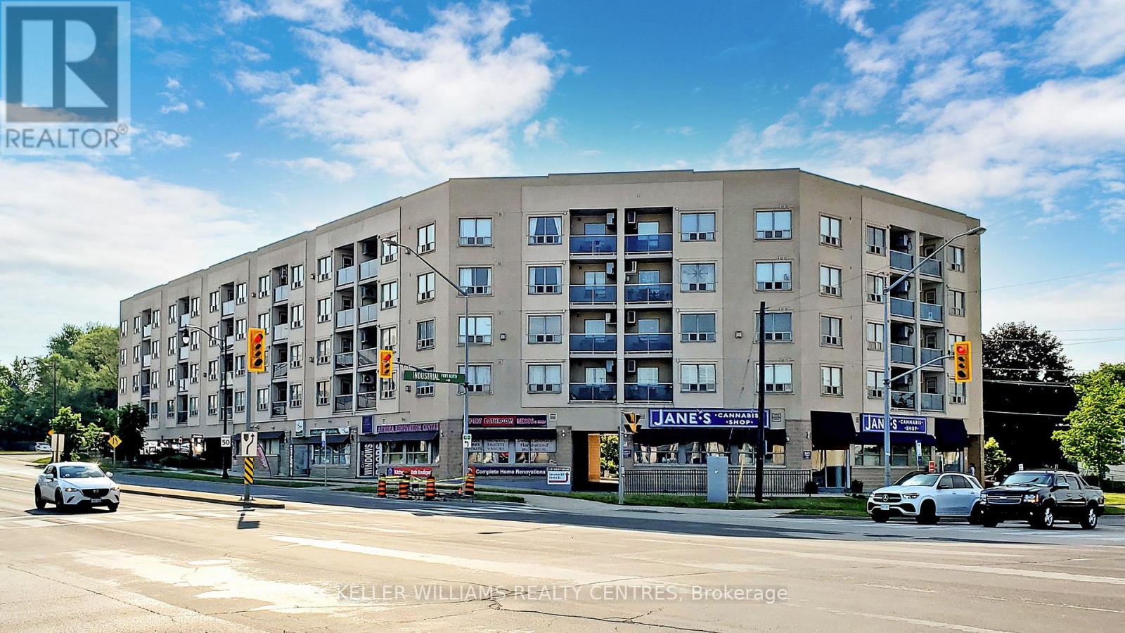 417- 160 Wellington Street East, Aurora, ON photo 2