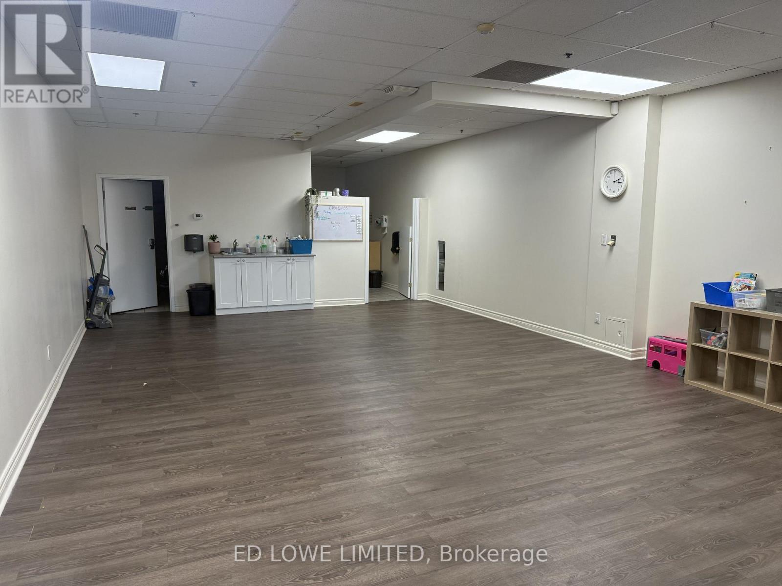 8 - 10a-555 Mapleview Drive, Barrie photo 3