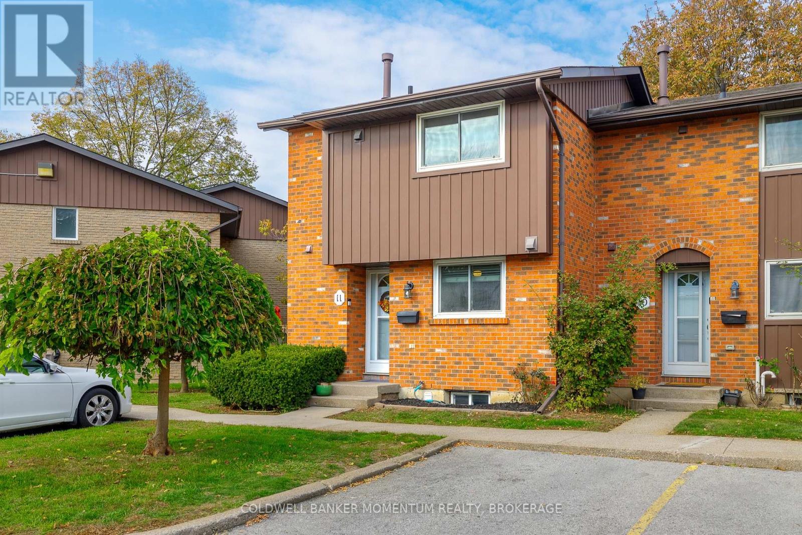 #11 151 LINWELL ROAD - 1