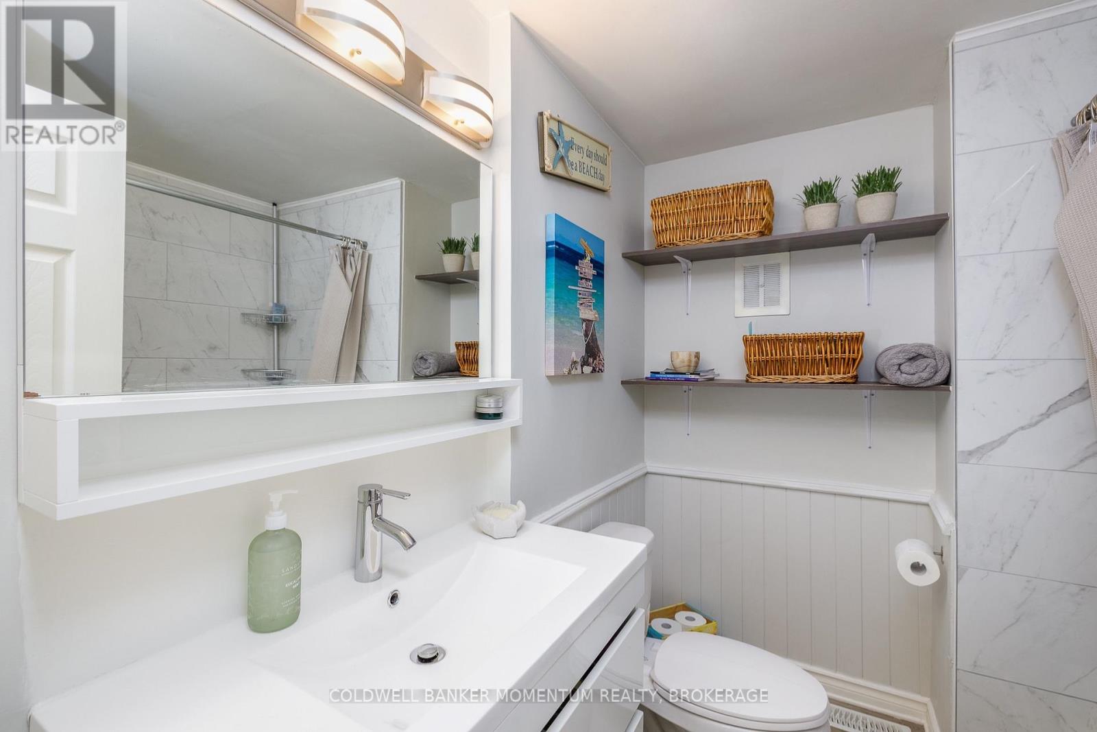 #11 151 LINWELL ROAD - 16