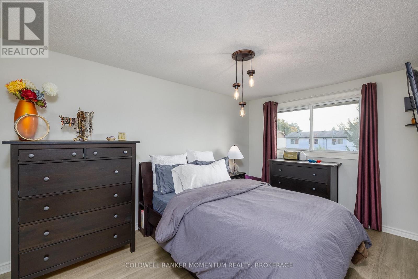 #11 151 LINWELL ROAD - 17