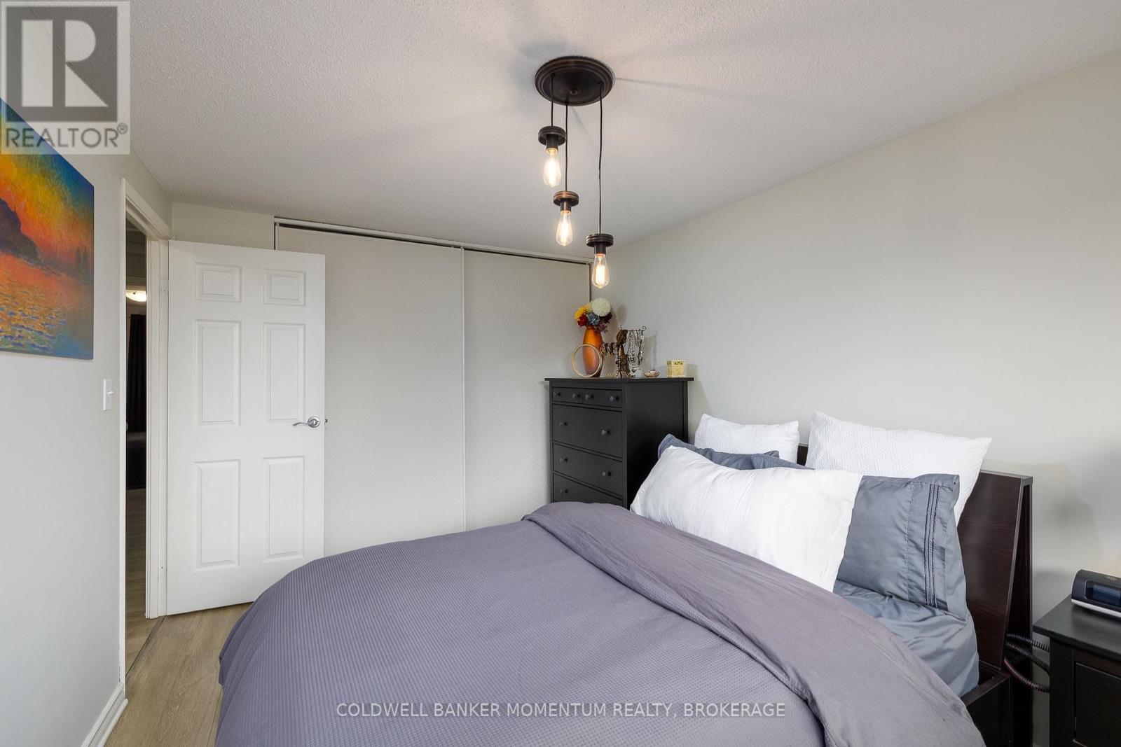 #11 151 LINWELL ROAD - 18