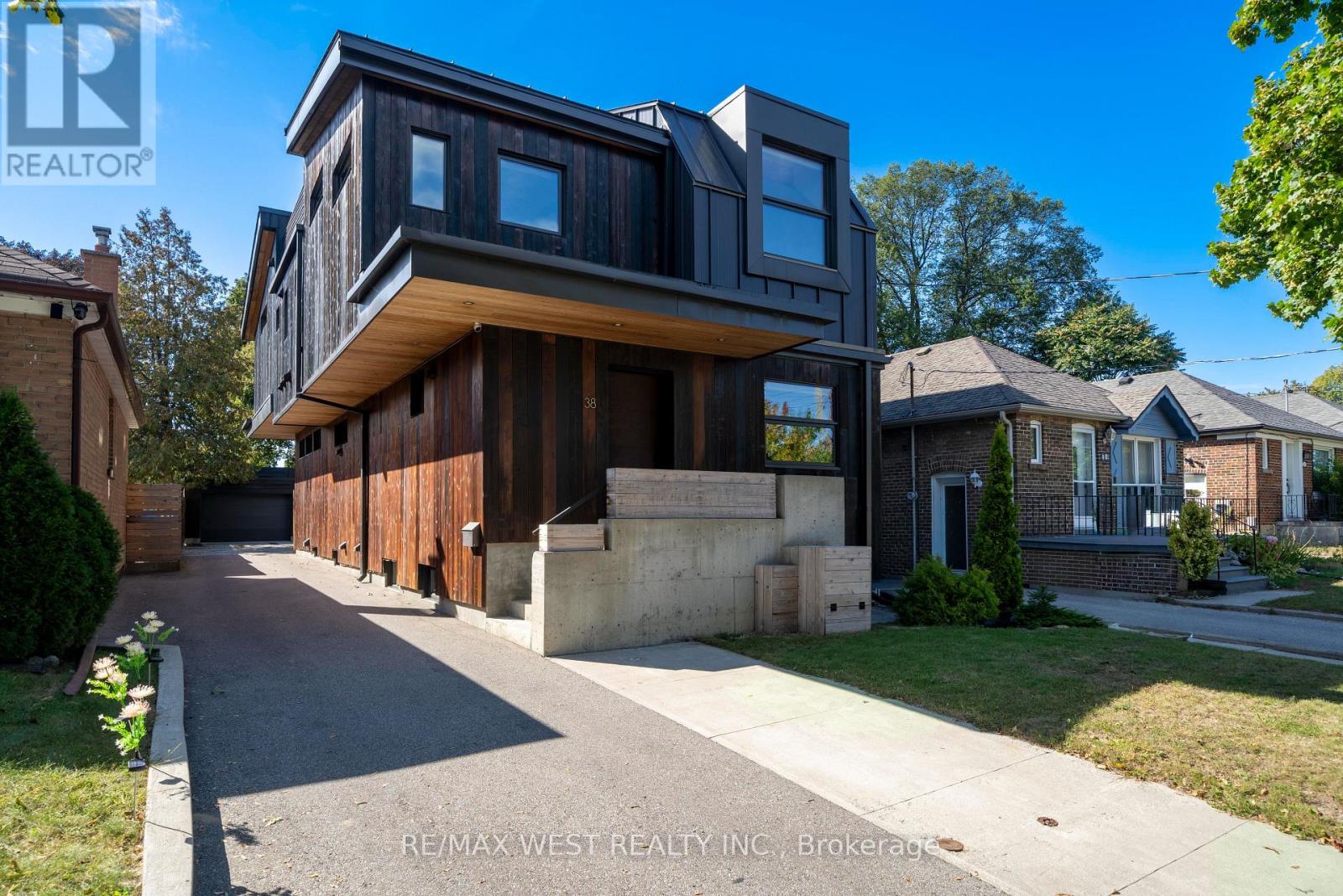 Photo of 38 Smithfield Drive