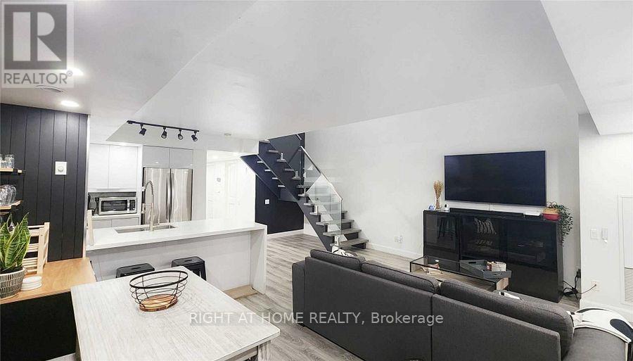 Photo of 110 - 1040 THE QUEENSWAY AVENUE