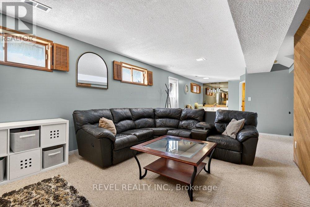 2 LORING Crescent, Hamilton, ON photo 35