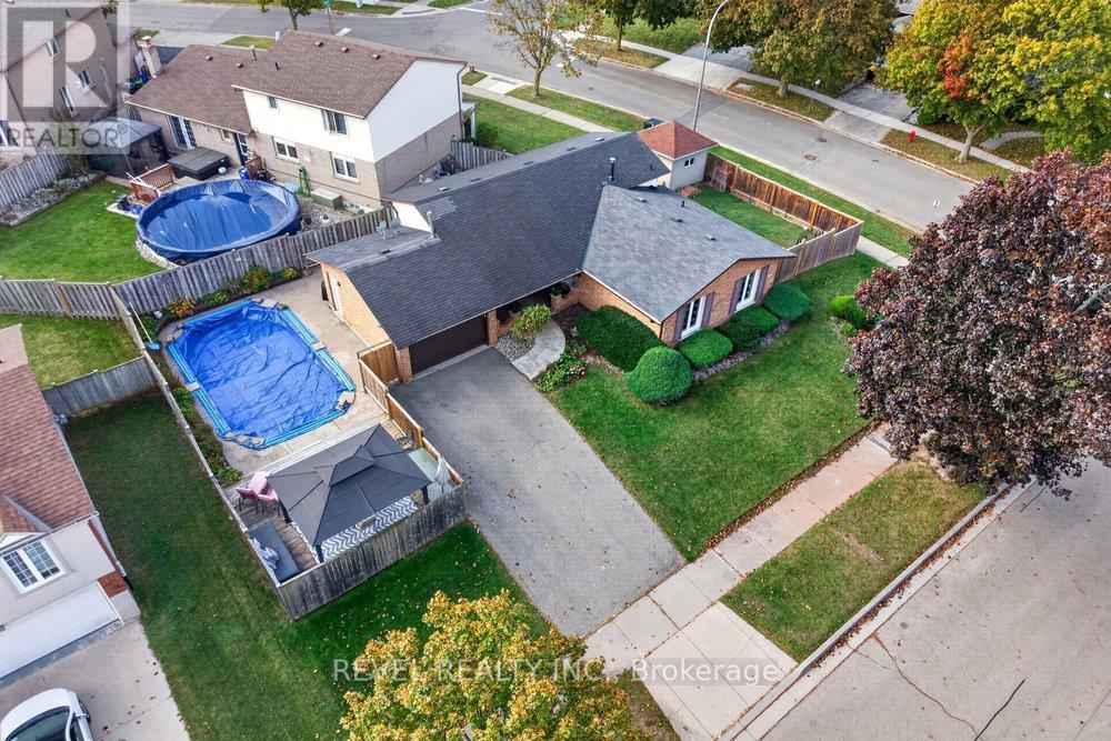 2 LORING Crescent, Hamilton, ON photo 4
