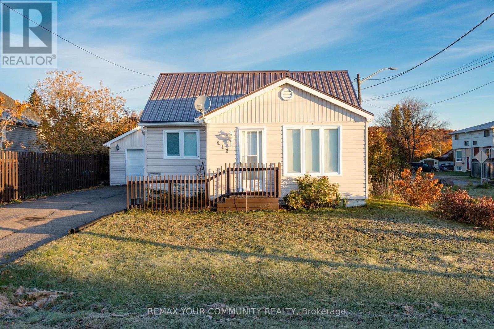 212 Duncan Avenue, North Bay, ON photo 1