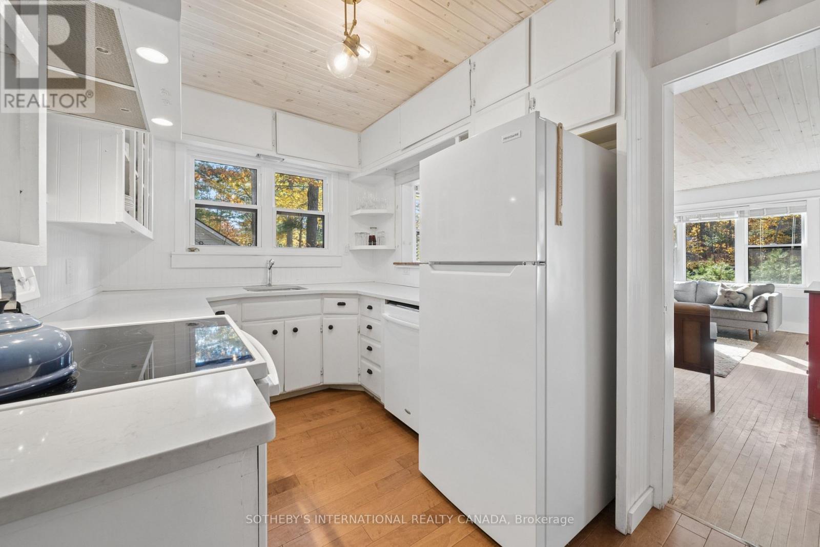 38 Joseph Street, Muskoka Lakes, ON photo 11