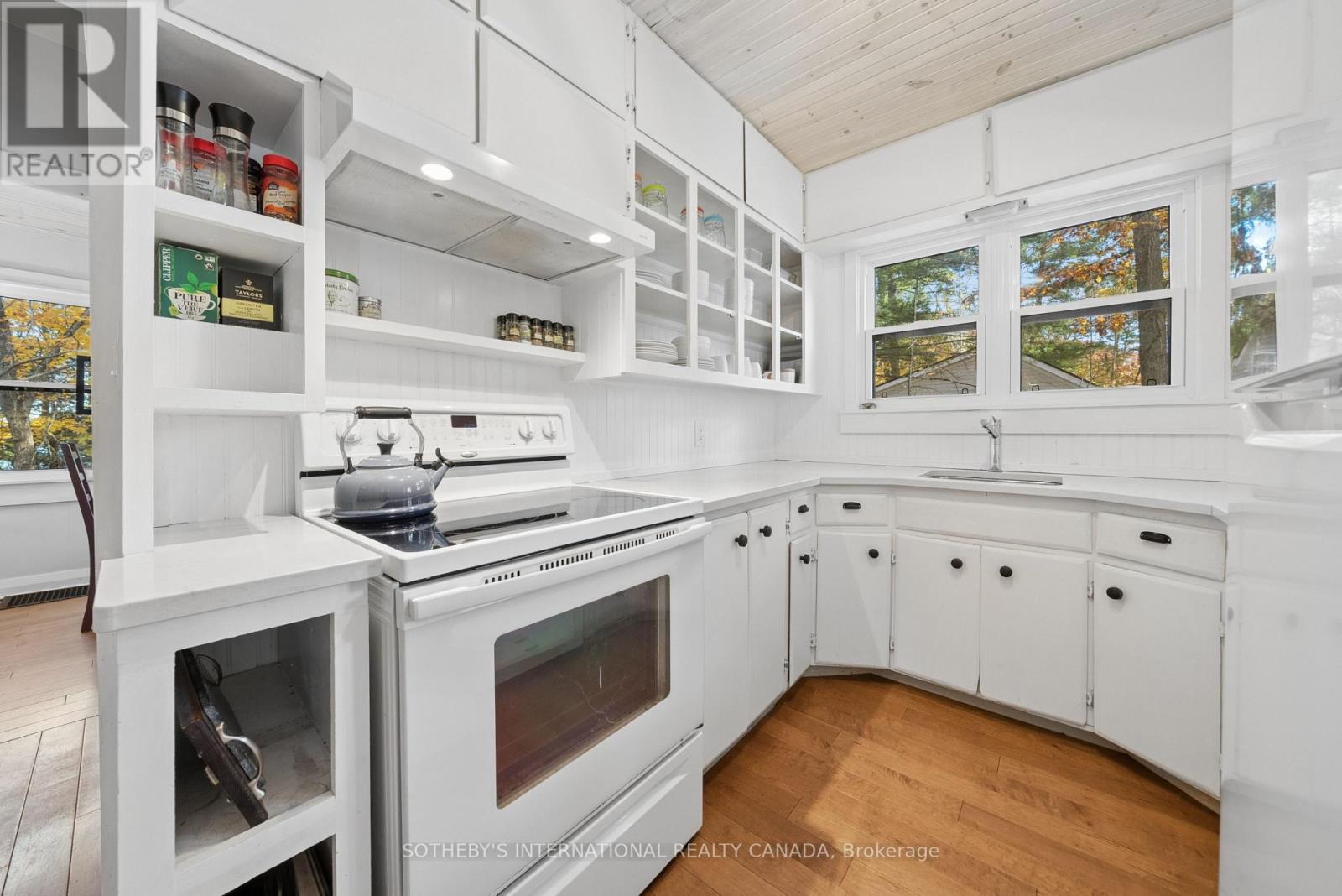 38 Joseph Street, Muskoka Lakes, ON photo 13