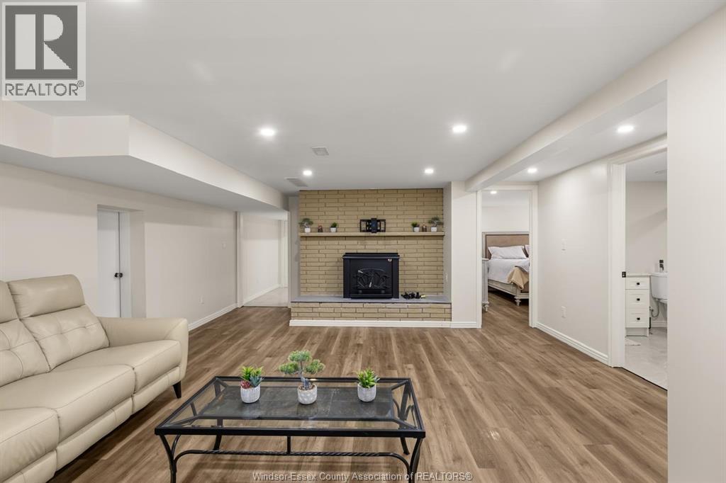 314 EAST RUSCOM RIVER Unit# LOWER, Lakeshore — photo 6