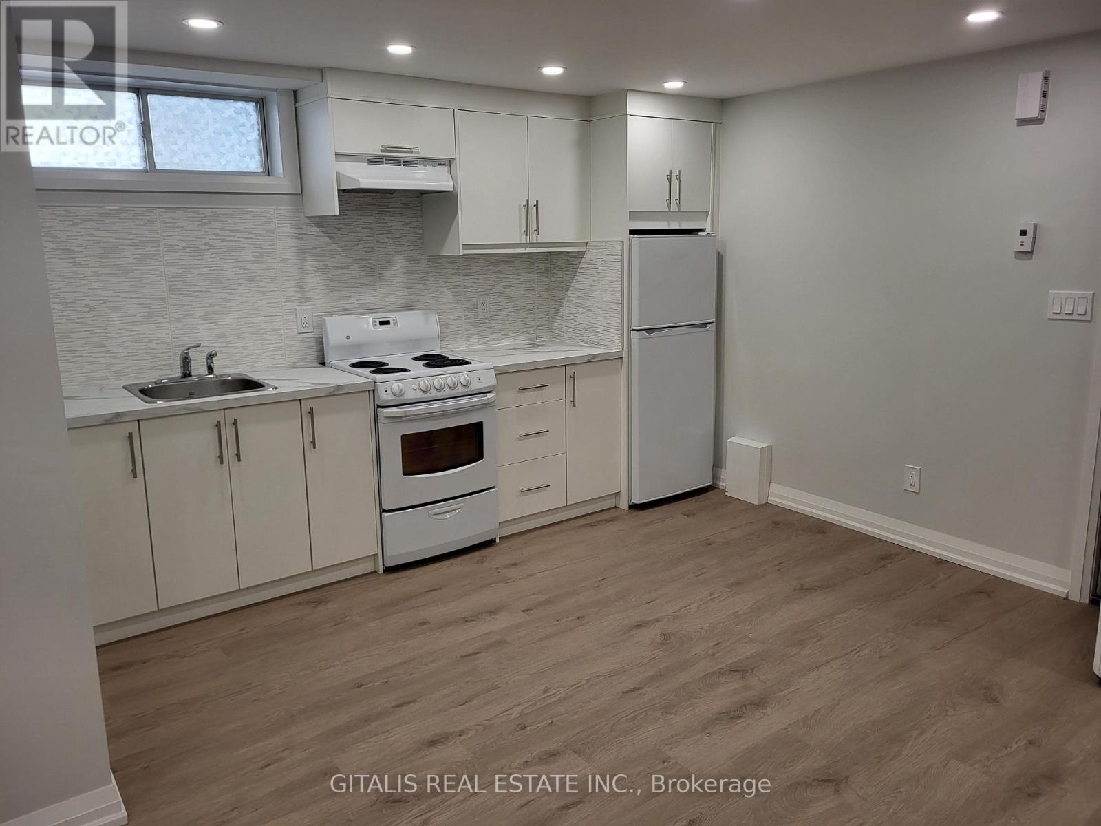 B2 - 195 Oakmount Road N, Toronto, High Park North, Toronto