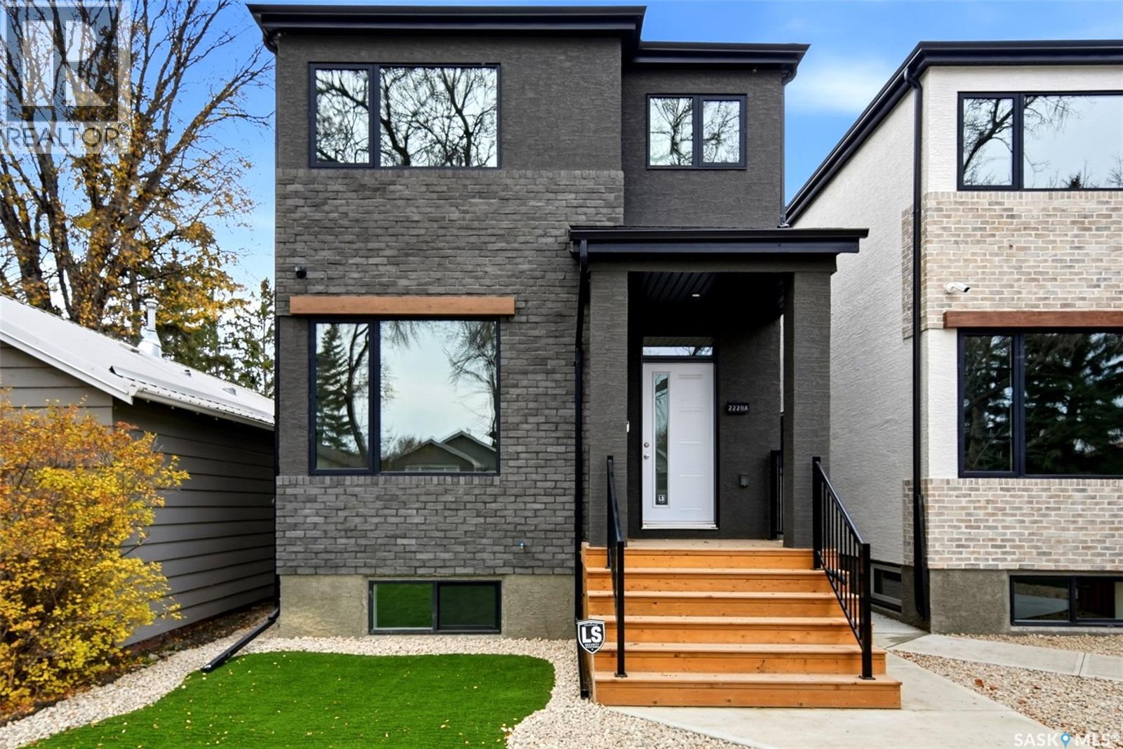 2220 King STREET, Regina — photo 2