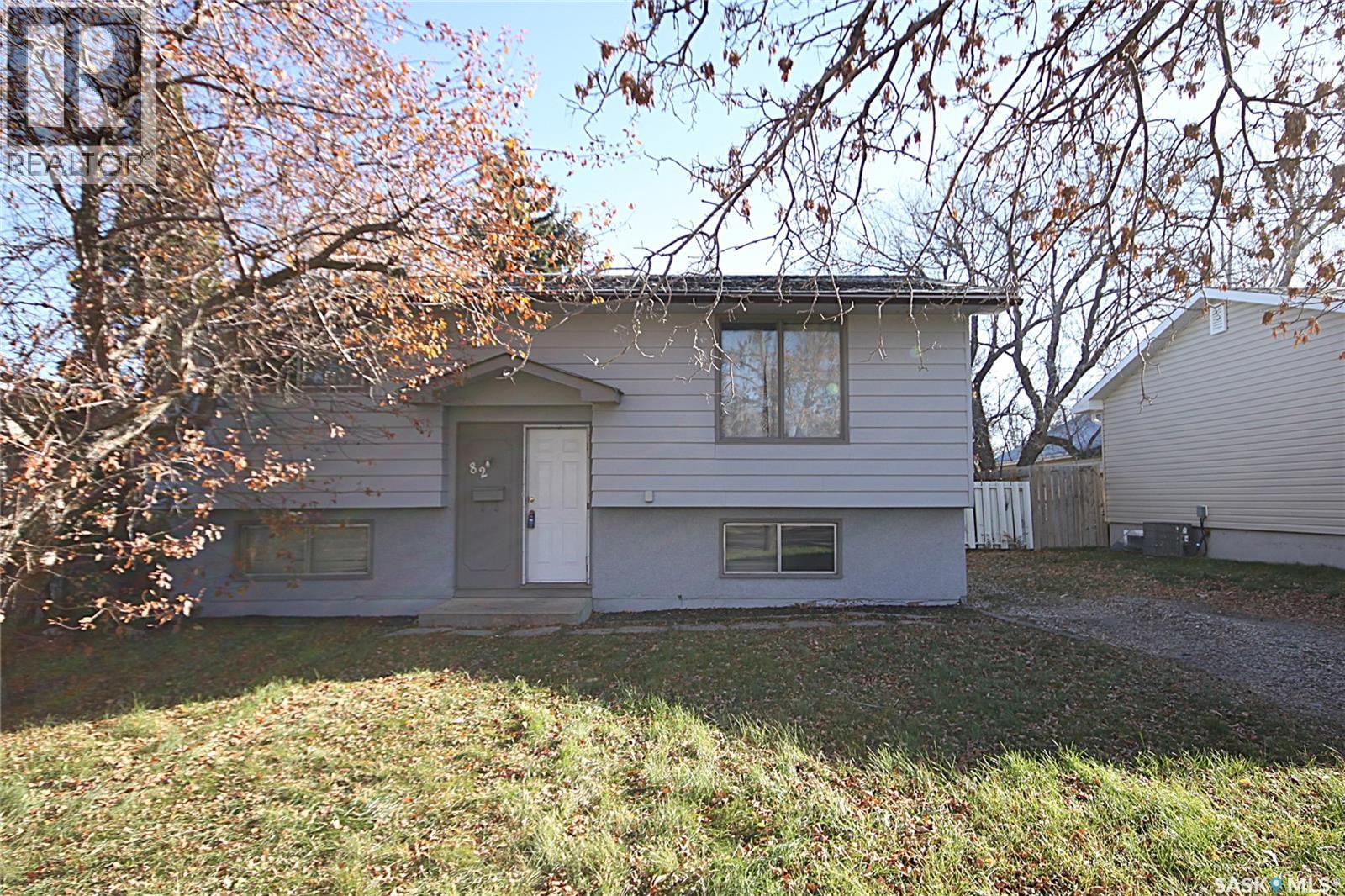 82 OSBORNE CRESCENT, Regina