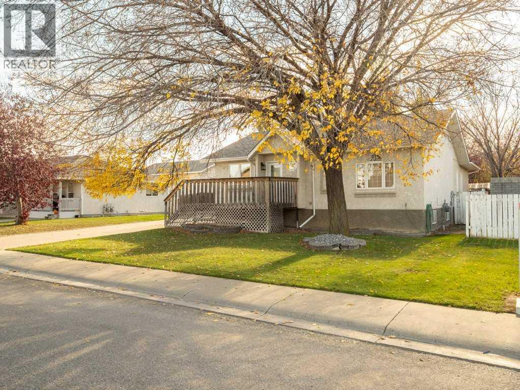 5504 42 Avenue, photo 4 of 50