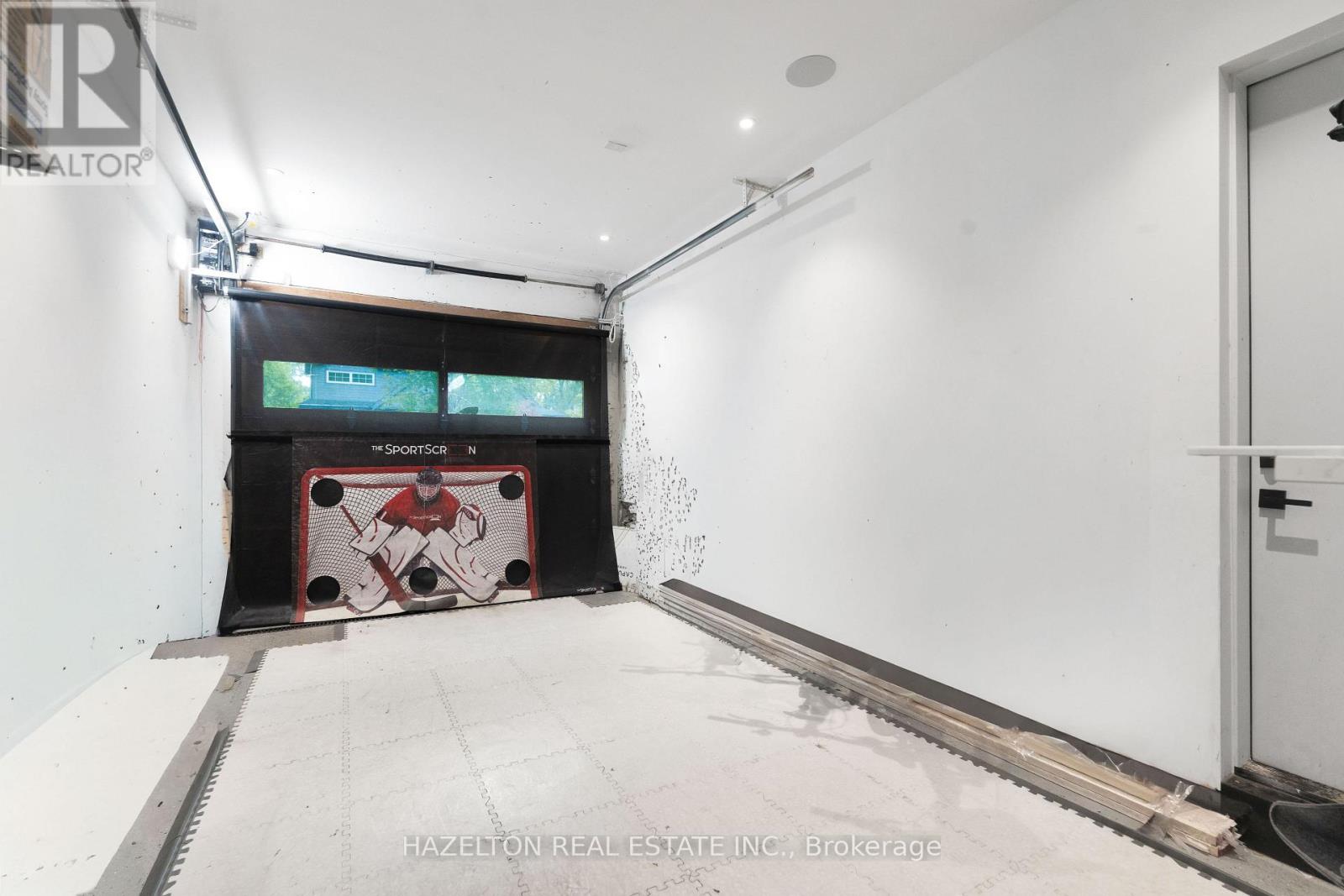 30 HARLEY AVENUE - 35