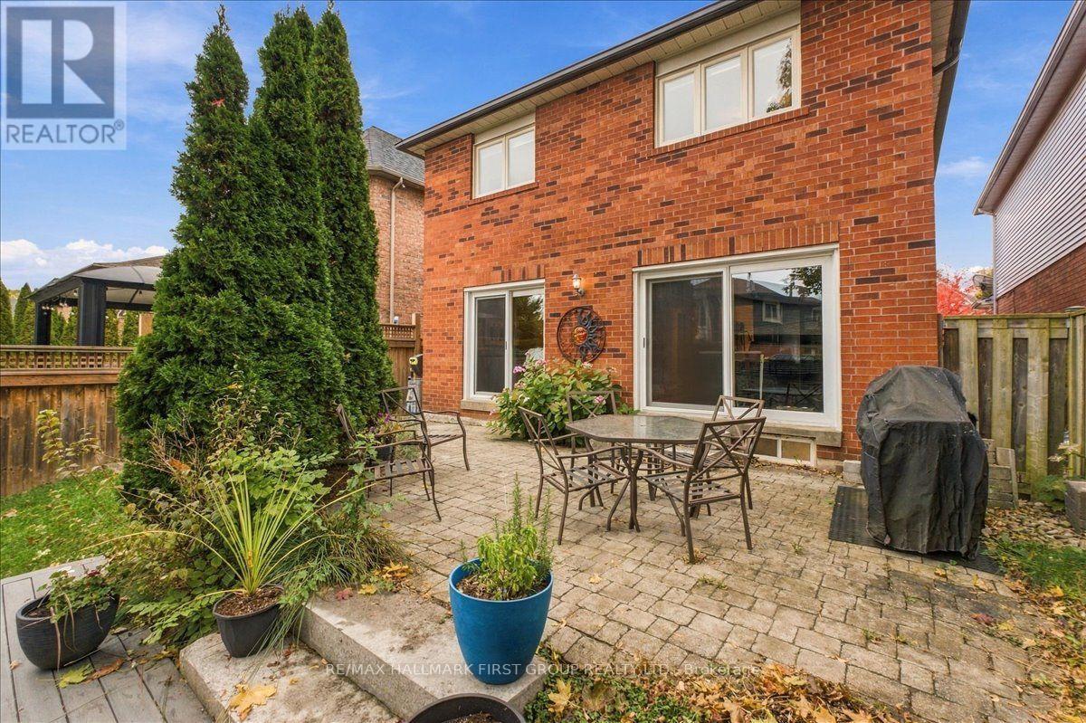 701 Cowan Circle, Pickering, ON photo 27