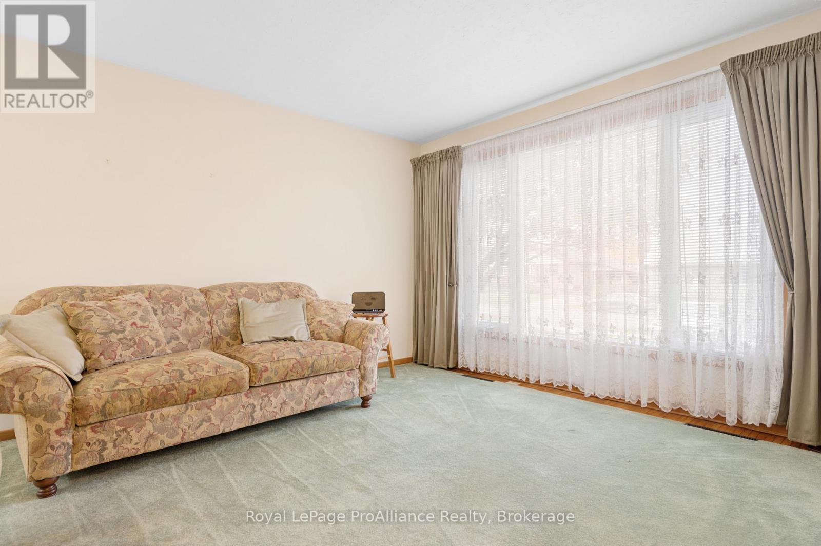 46 Lemoine Street, Belleville, ON photo 10