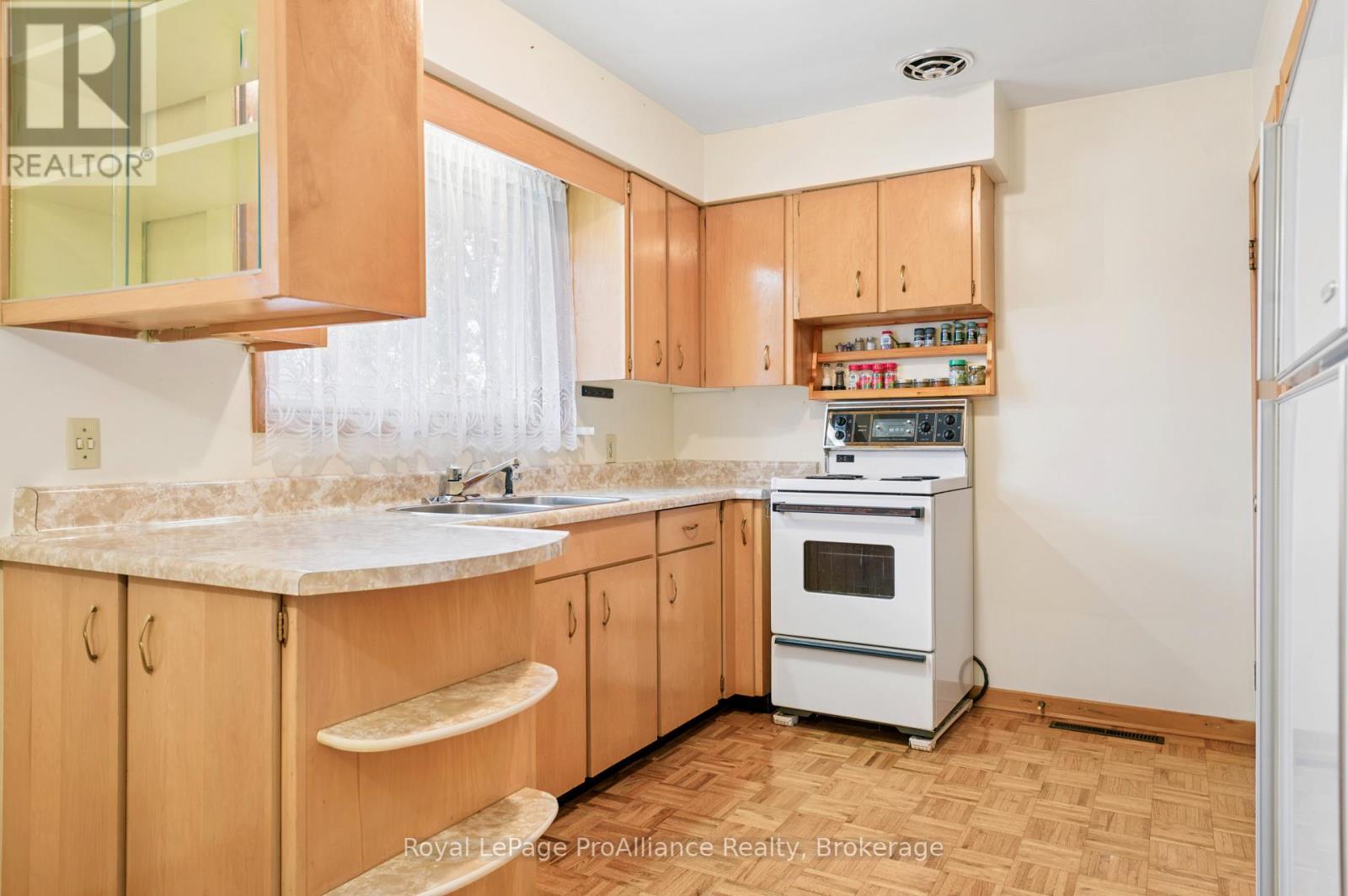 46 Lemoine Street, Belleville, ON photo 16