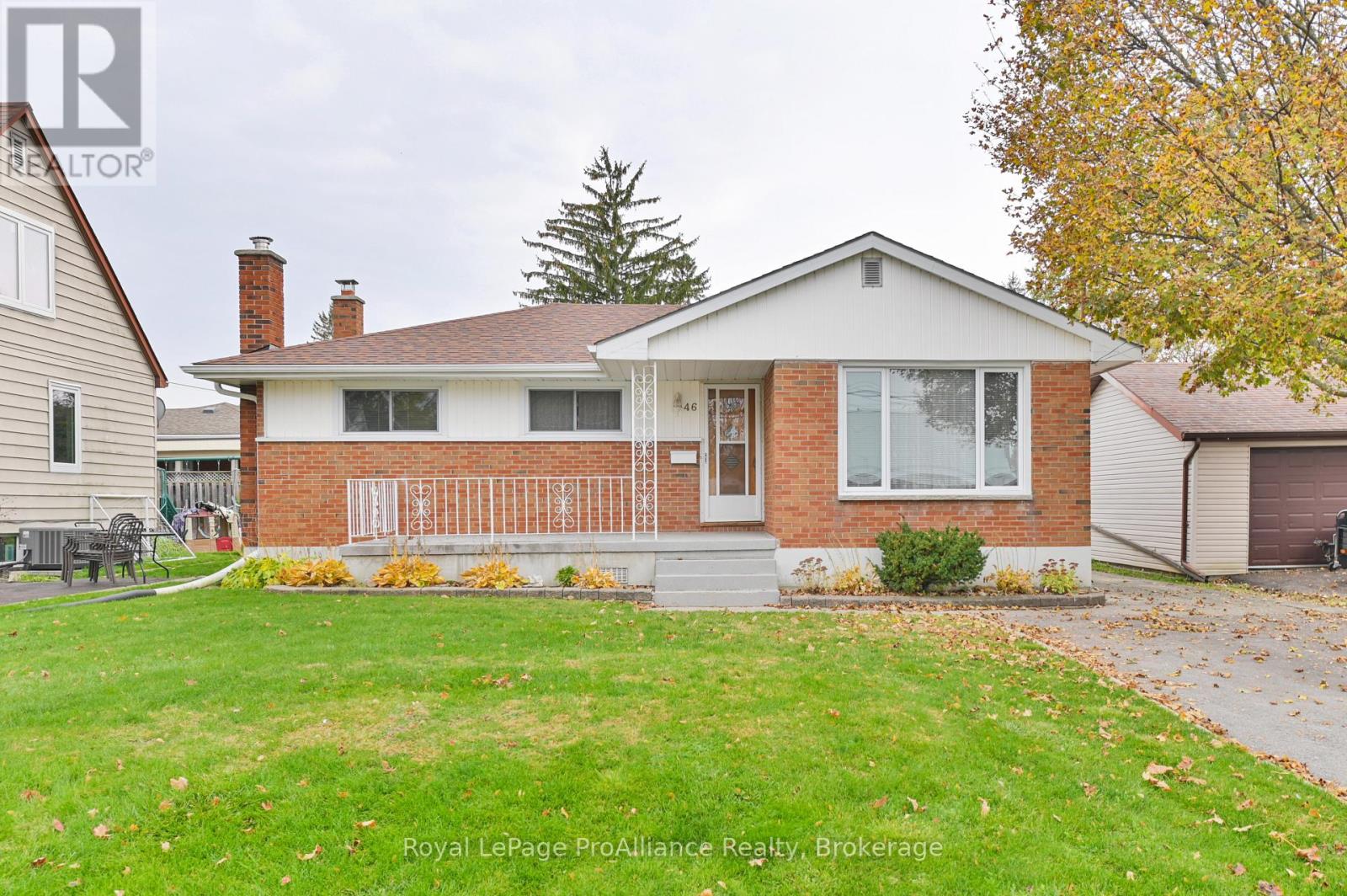 46 Lemoine Street, Belleville, ON photo 3