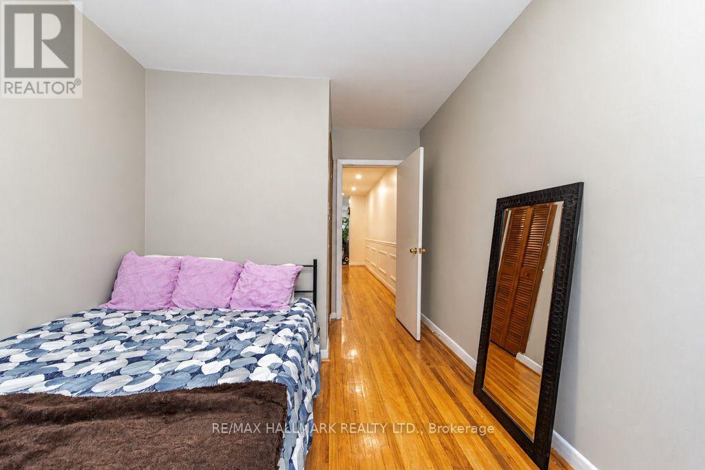 36 Huddleston Court, Toronto, ON photo 21