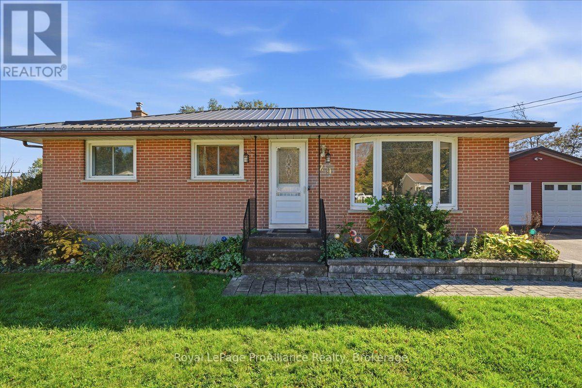 29 Barry Road, Quinte West, ON
