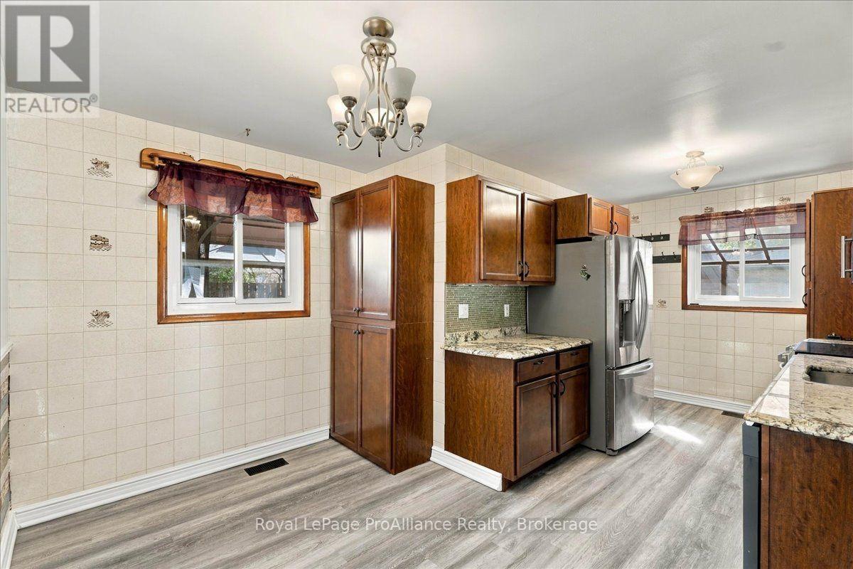 29 Barry Road, Quinte West, ON photo 10