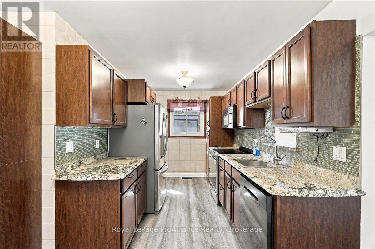29 Barry Road, Quinte West, ON photo 11