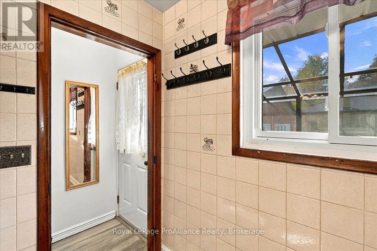 29 Barry Road, Quinte West, ON photo 13