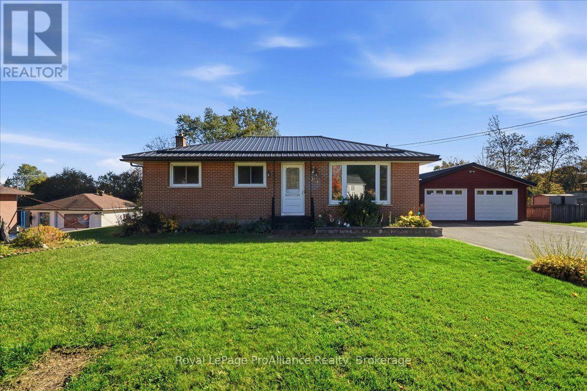 29 Barry Road, Quinte West, ON photo 2