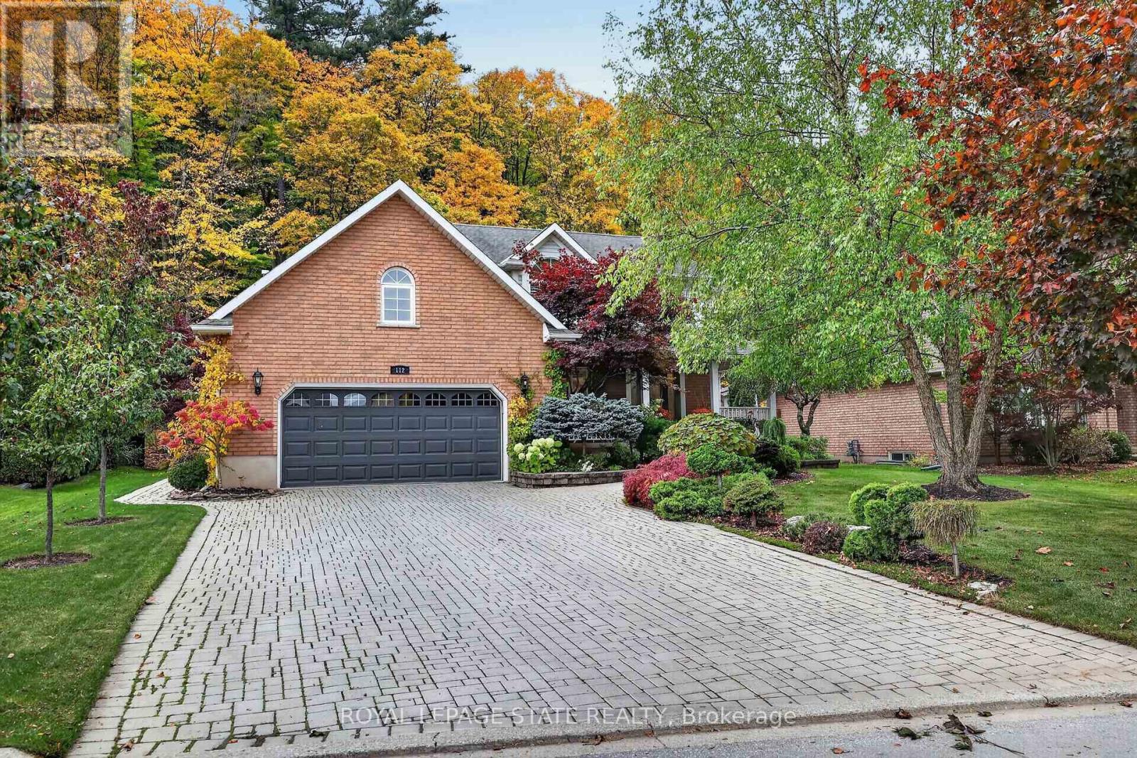 112 Dorchester Drive, Grimsby, ON photo 2