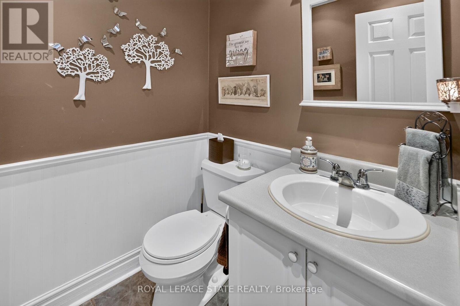 112 Dorchester Drive, Grimsby, ON photo 22