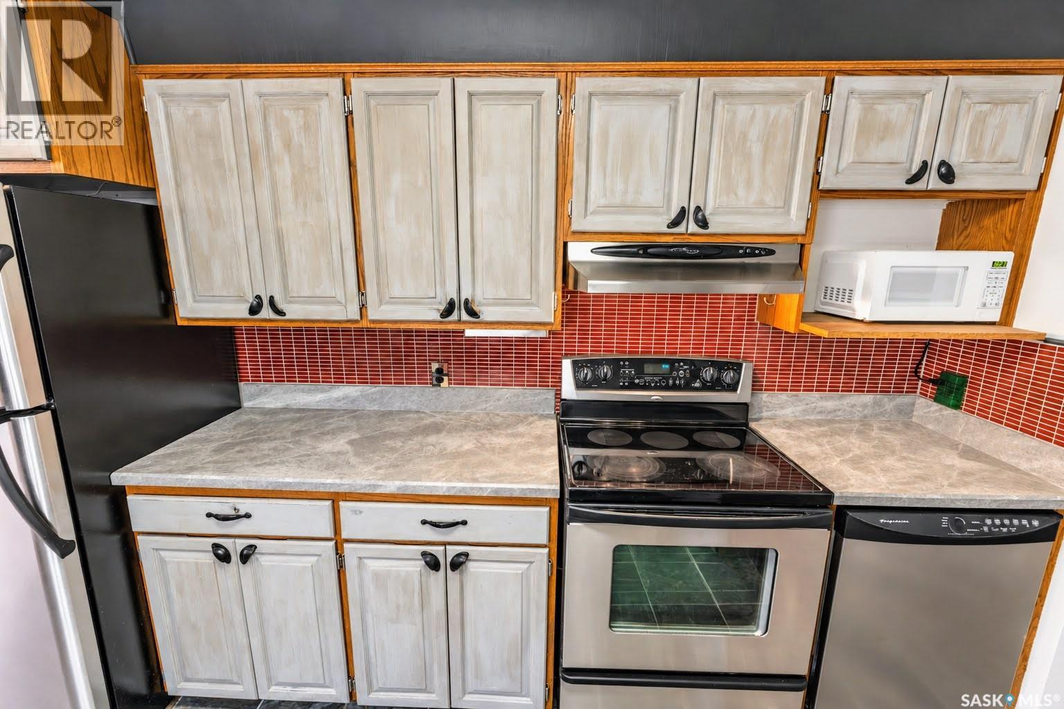 1080 Henleaze AVENUE, Moose Jaw — photo 13