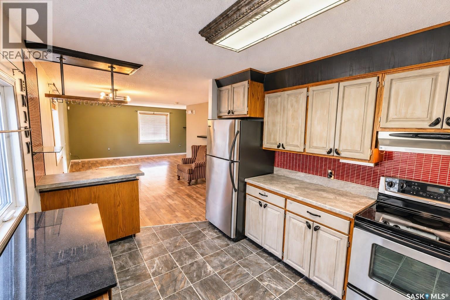 1080 Henleaze AVENUE, Moose Jaw — photo 14