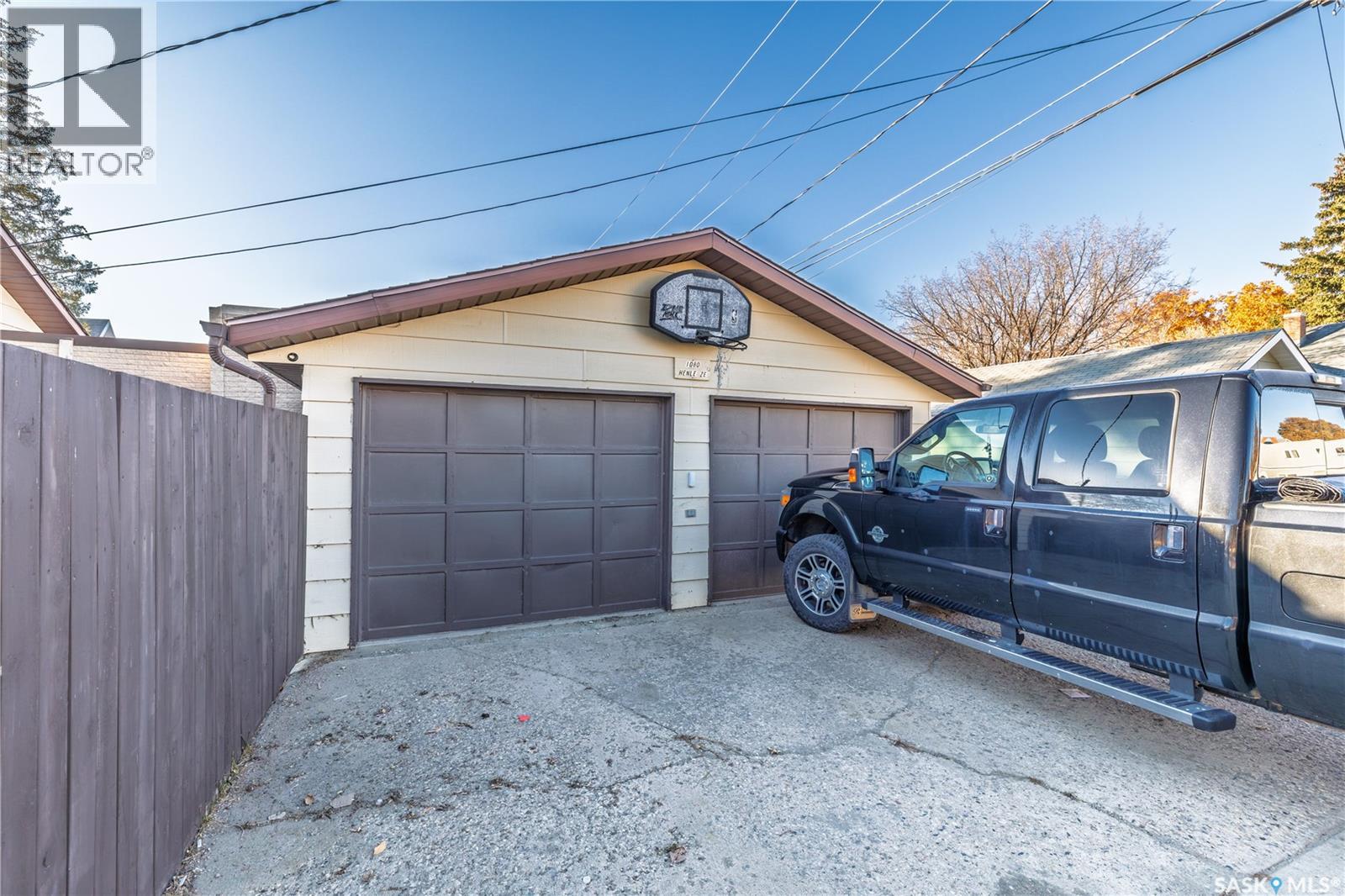 1080 Henleaze AVENUE, Moose Jaw — photo 2